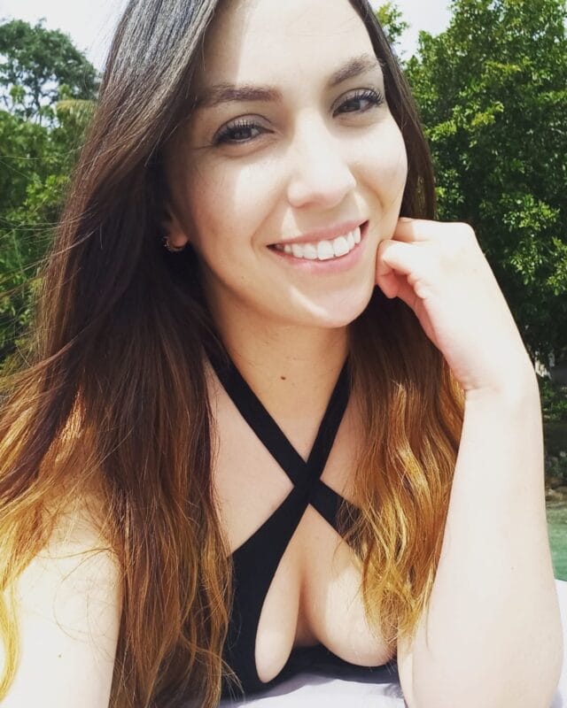 Allison Redz OnlyFans México - @allie29